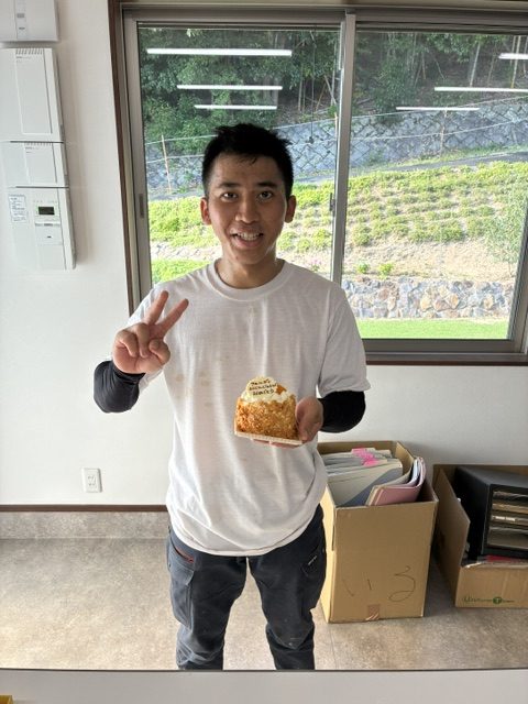 🎉祝・21歳！実習生のお誕生日をみんなでお祝いしました！